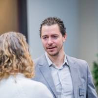 Anthony Meyer and Darien Ripple chat during a break